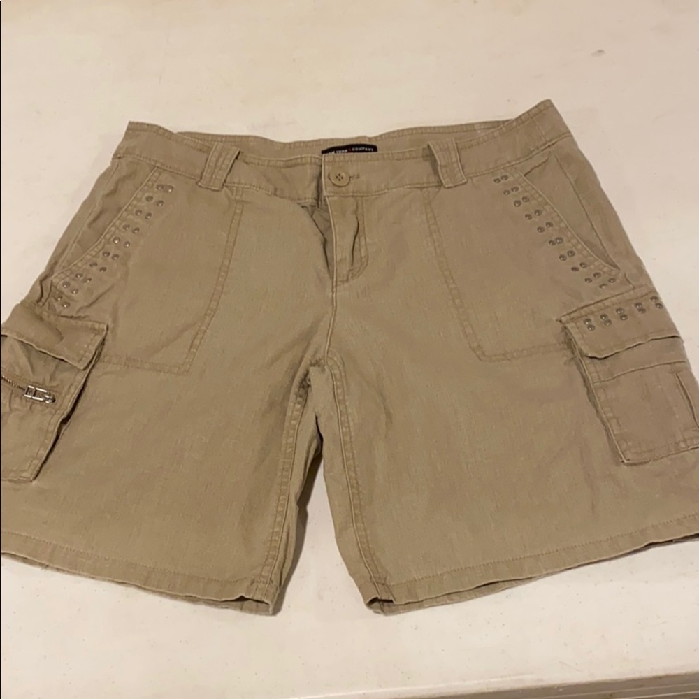 Bermuda style shorts with studding